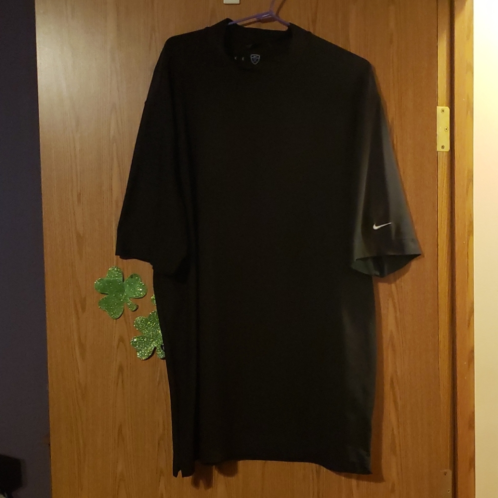 Mens black Nike golf shirt size Xl